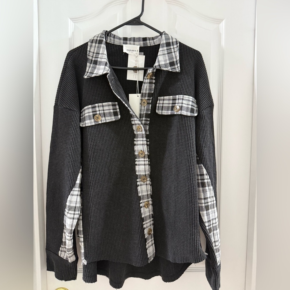 ANDREE BY UNIT Black and White Plaid Waffle Shirt